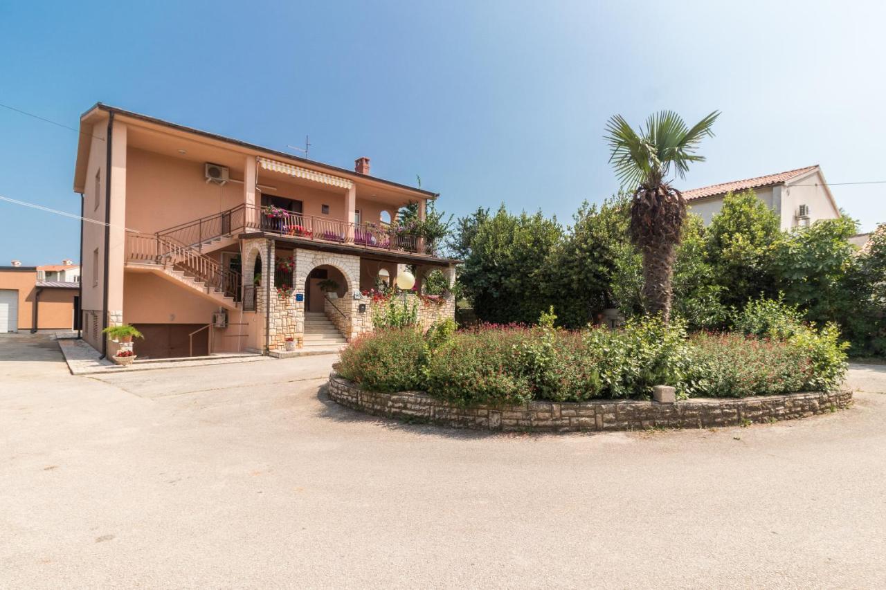 Apartments Ivica 1706 Ližnjan エクステリア 写真