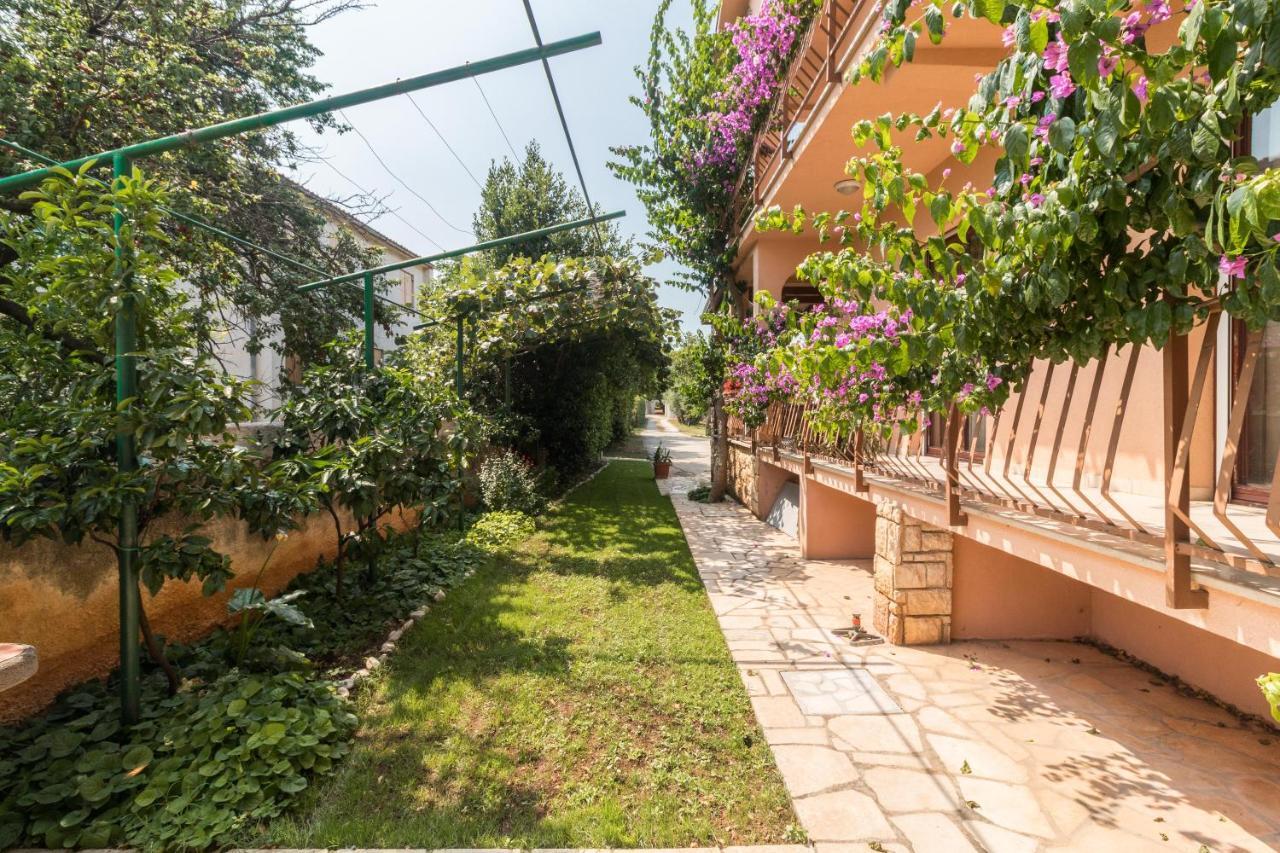 Apartments Ivica 1706 Ližnjan エクステリア 写真